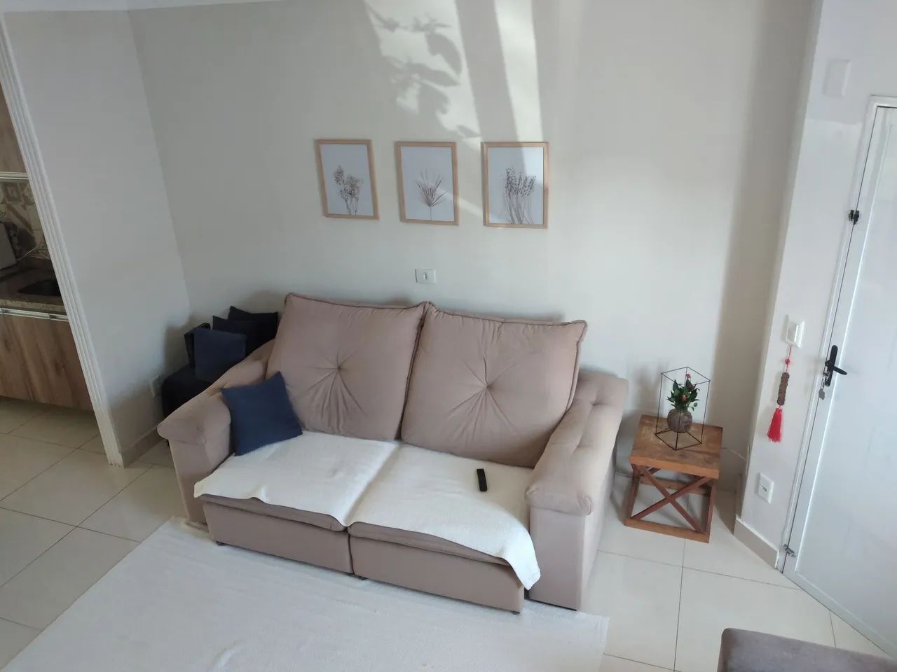 Sofá retrátil - molas ensacadas - Foto 4