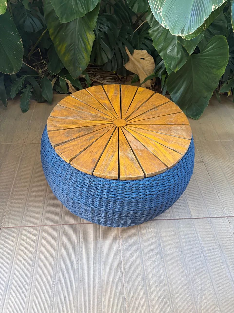 2 poltronas 1 namoradeira e 2 mesas de cetro de  corda náutica azul  - Foto 2