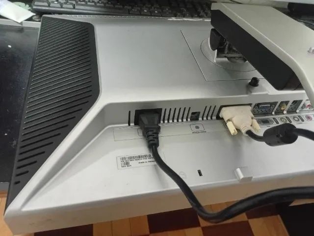 Monitor/TV Dell 2407WFP 24" LCD - Foto 4