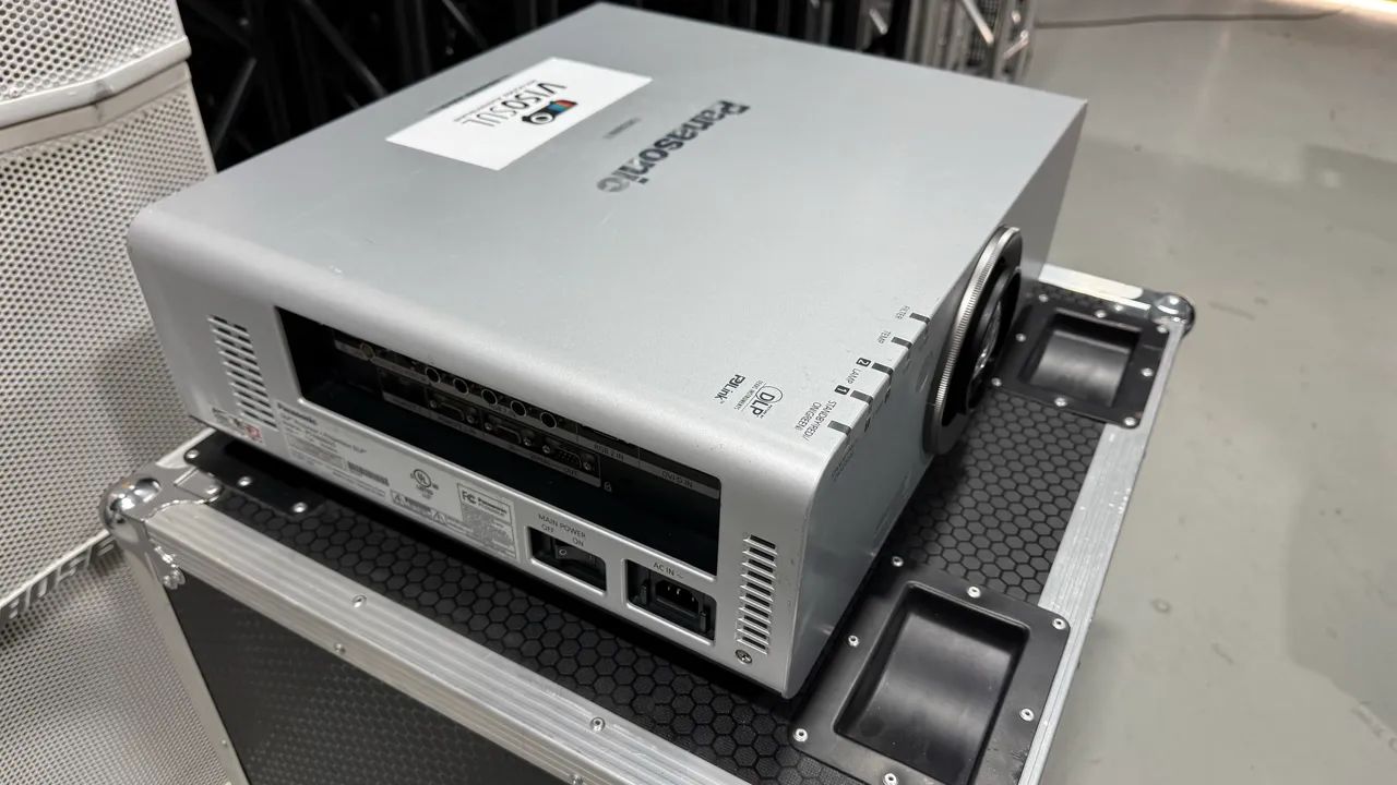 Projetor Panasonic 6500 Lumens  - Foto 4