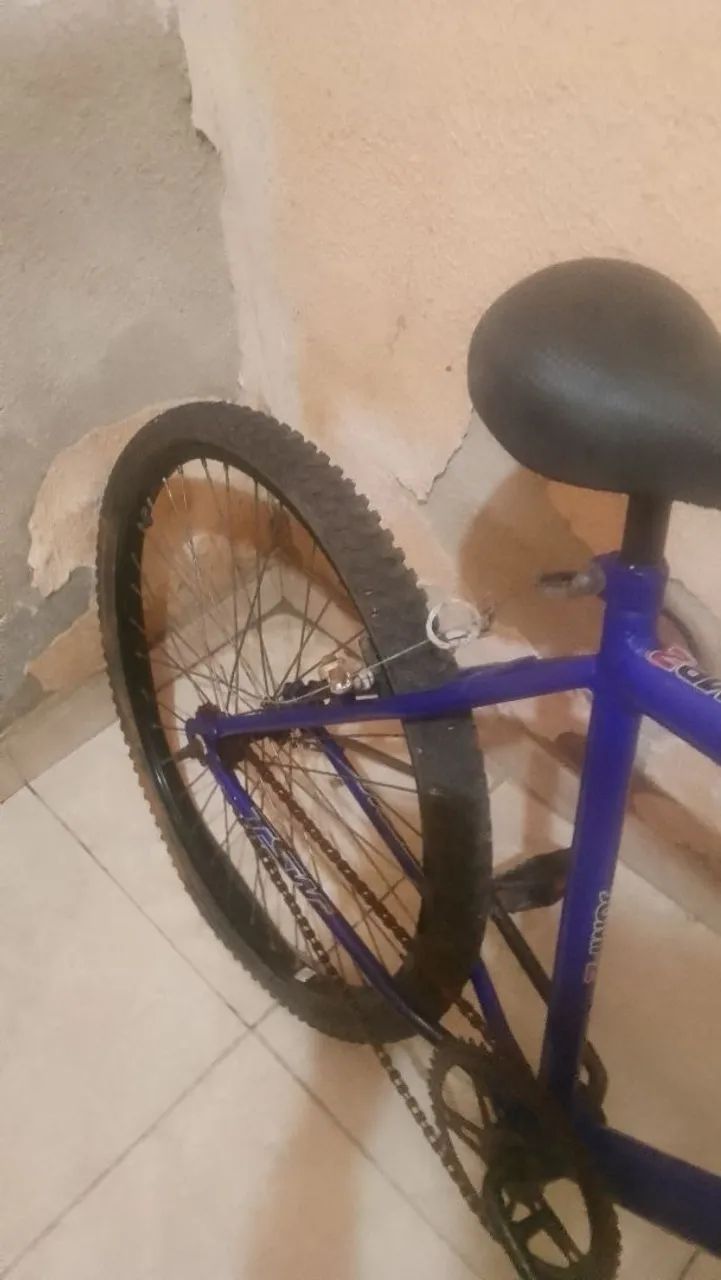 Bicicleta aro 26 semi nova - Foto 3