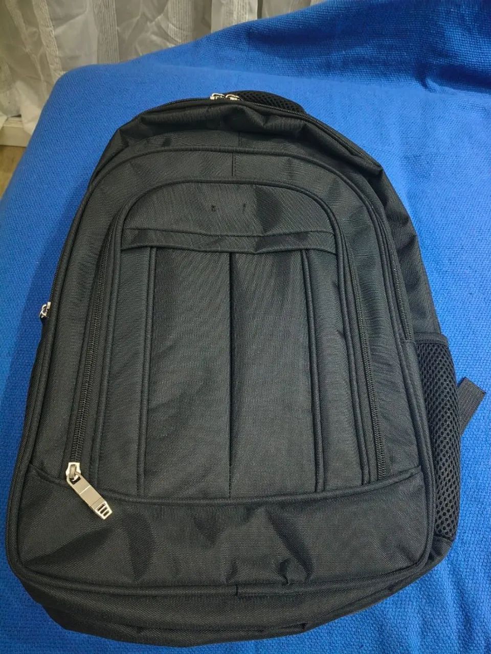 Mochila Executiva Semi-Impermeável para Notebook - Espaçosa e Resistente - Foto 4