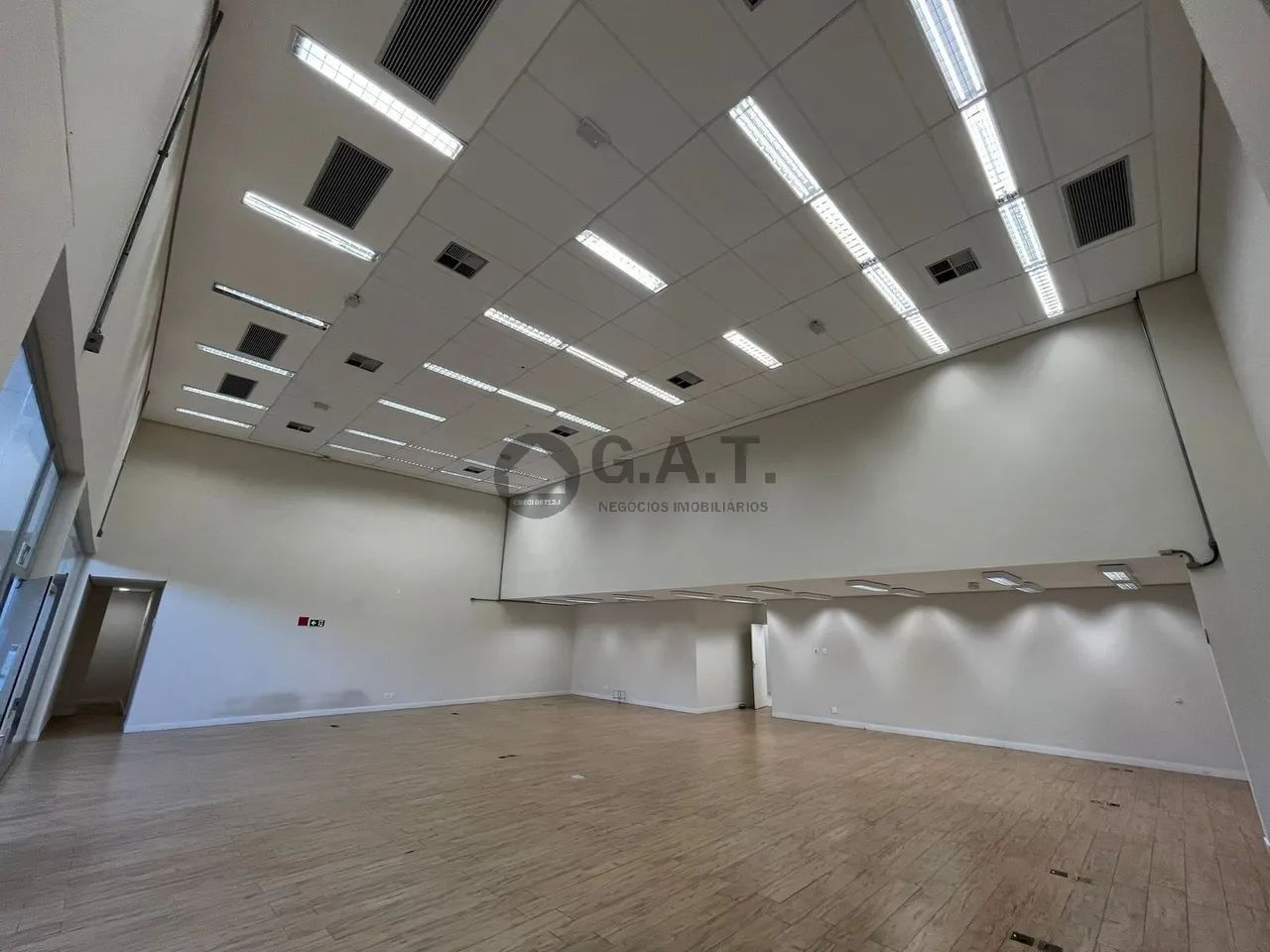 Prédio Comercial à Venda em Sorocaba-SP, 2 Quartos, 2 Salas, 700m², no Wanel Ville! - Foto 4