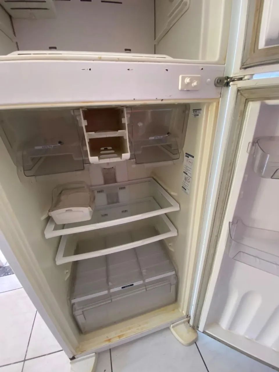 Vendo geladeira 