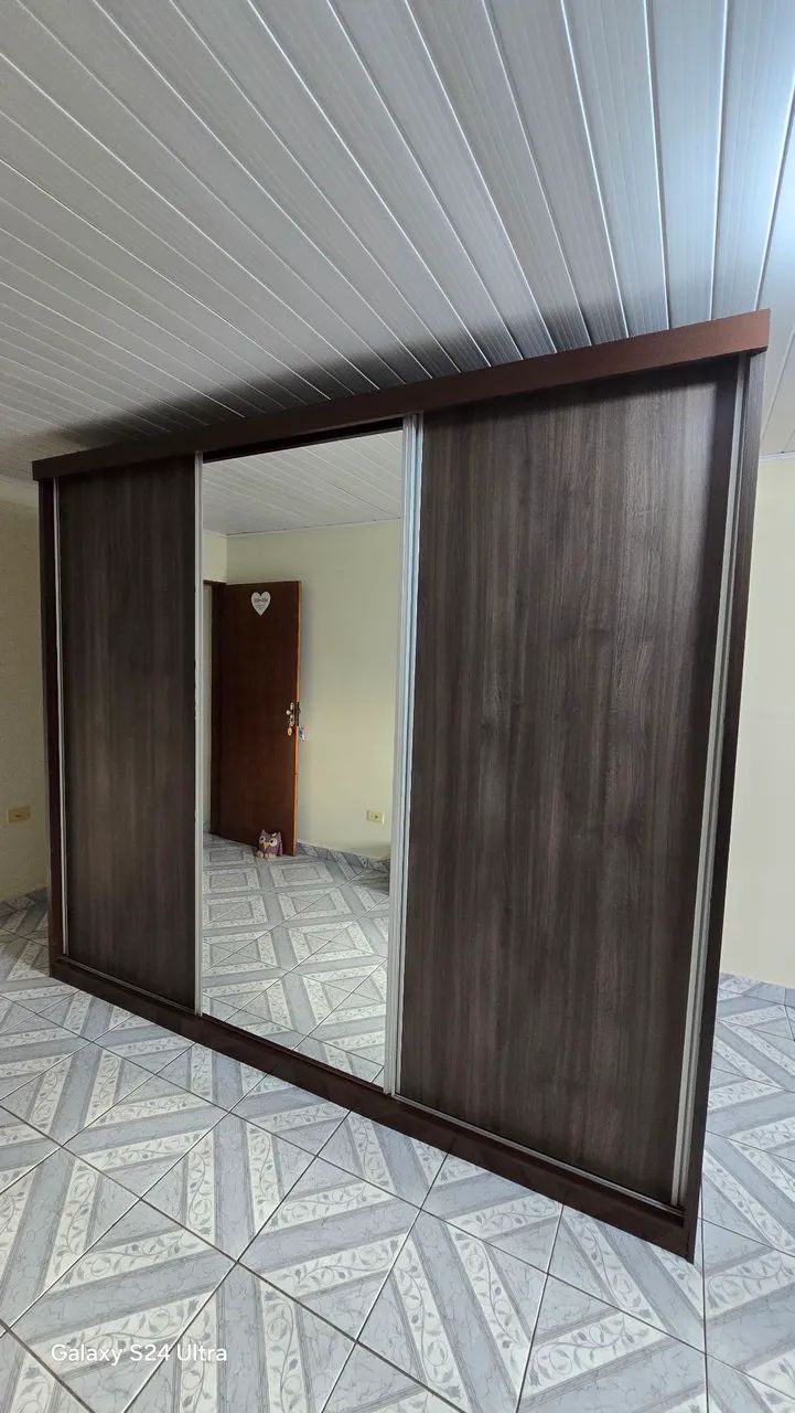 Guarda roupas de casal grande de mdf com espelho  - Foto 2