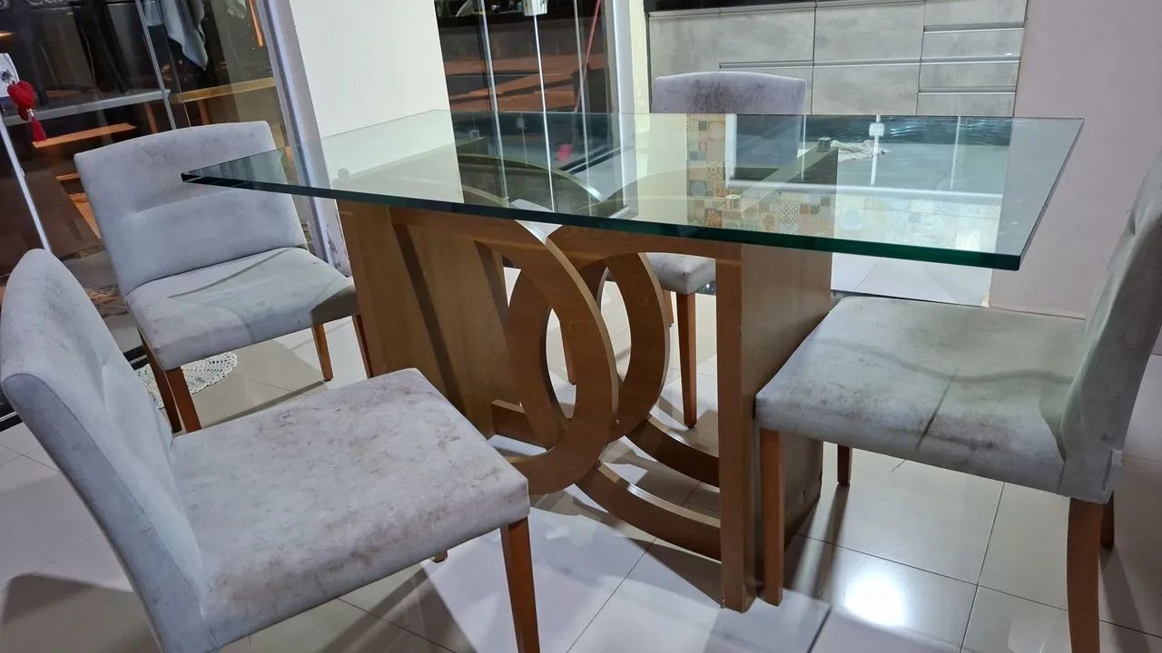 Vendo Mesa com 4 cadeiras Bretton