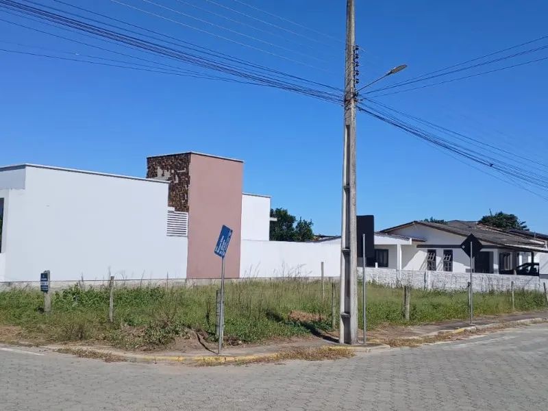 TERRENO DE ESQUINA