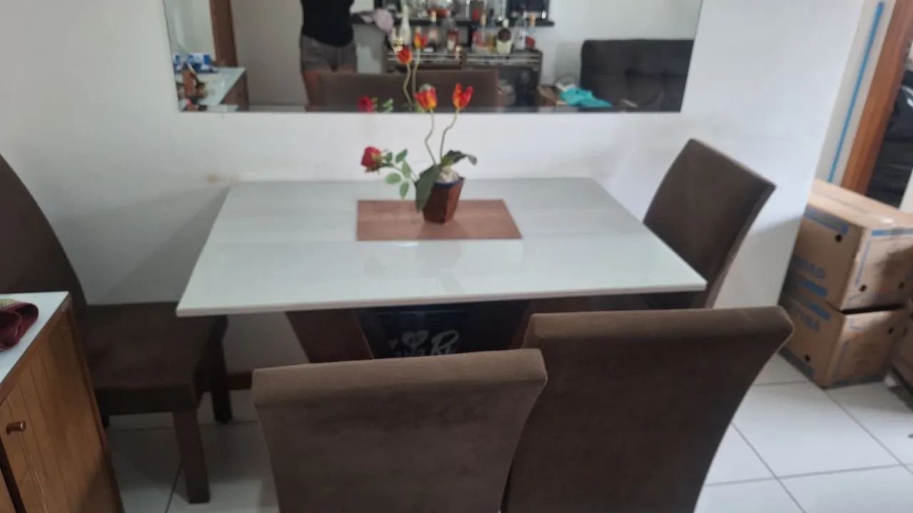 Mesa com 4 caseiras com tampo de MDF e vidro - Foto 5