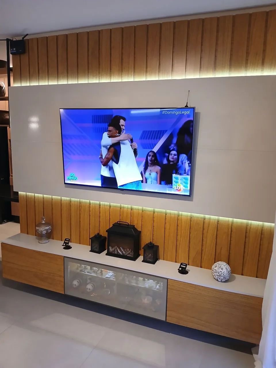 Painel de Sala TV com led e expositor com Reflecta  - Foto 3