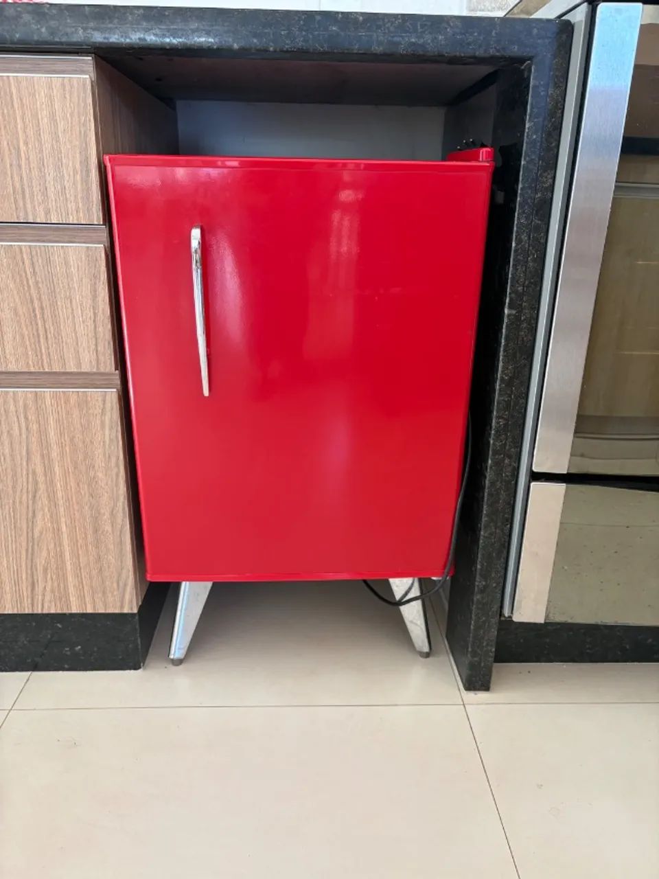 Frigobar Retrô Brastemp vermelho 110W