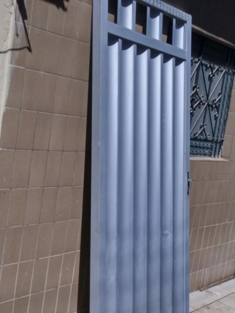Porta de alumínio 700