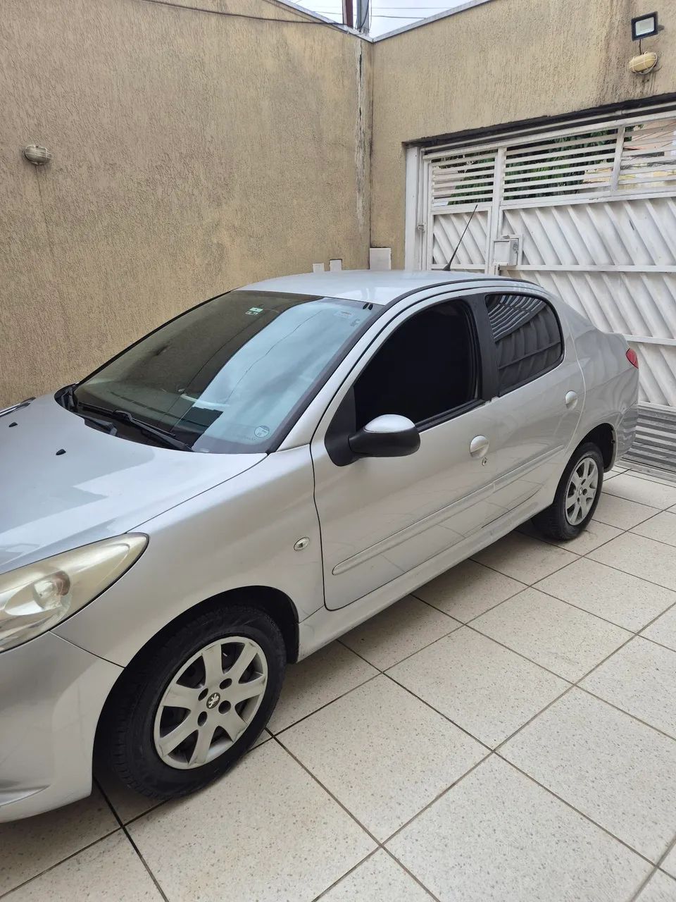 Peugeot 207 207 Sedan Passion XR 1.4 Flex 8V 4p 2013