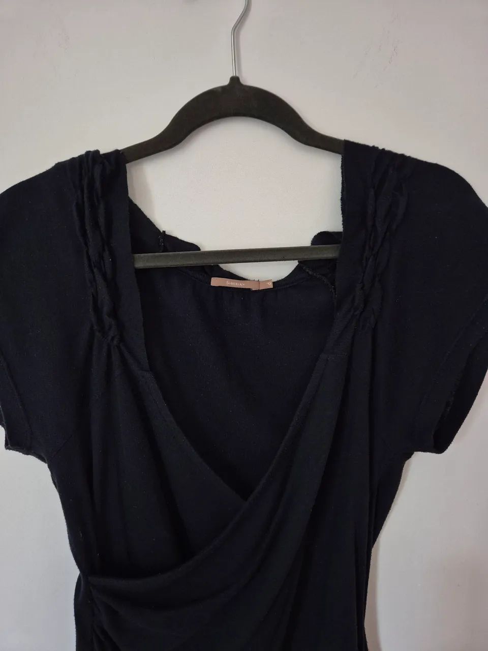Blusa preta transpassada - Foto 4