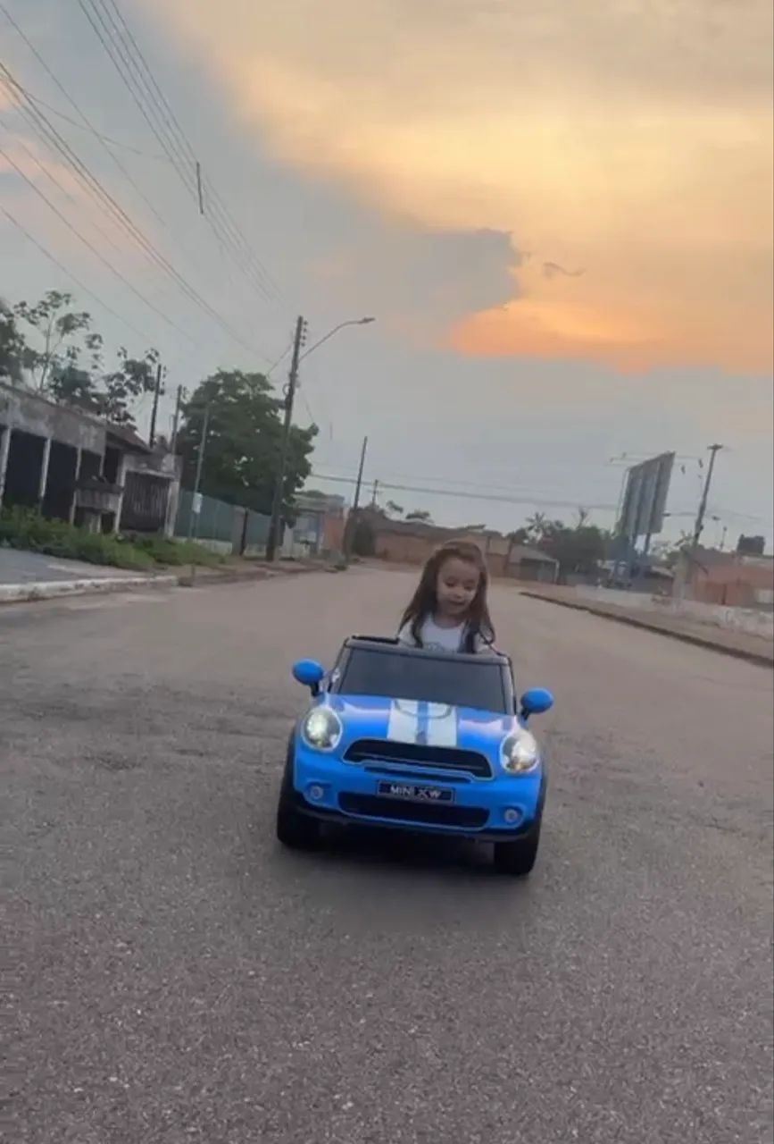 Carro elétrico infantil - Mini cooper azul - Foto 2