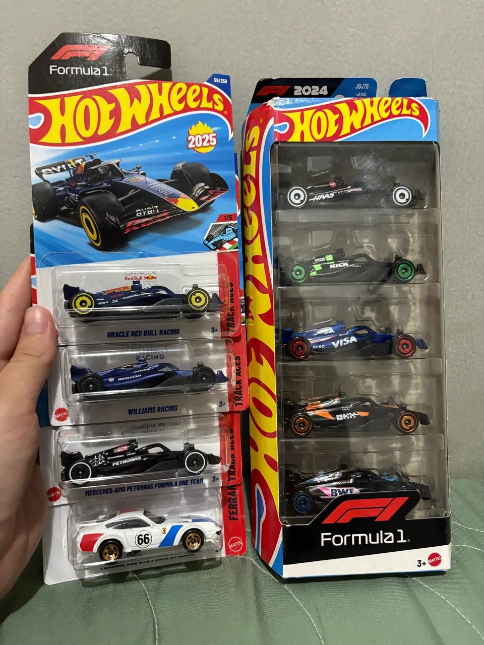Lote Hot Wheels F1 2024 (Formula 1) + Brinde  - Foto 2
