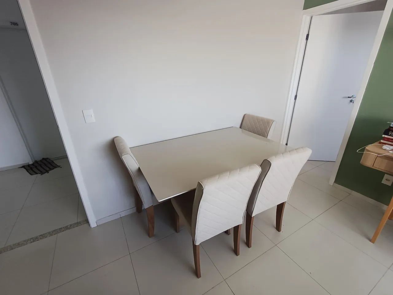 Mesa com 4 cadeiras - Foto 3