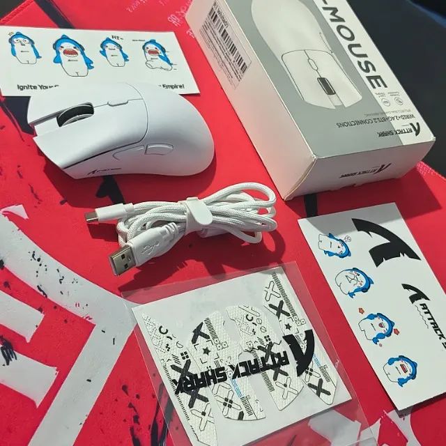 Mouse Gamer Attack Shark R1 Sem Fio 18000 DPI Bluetooth + USB Wireless Preto e Branco - Foto 5