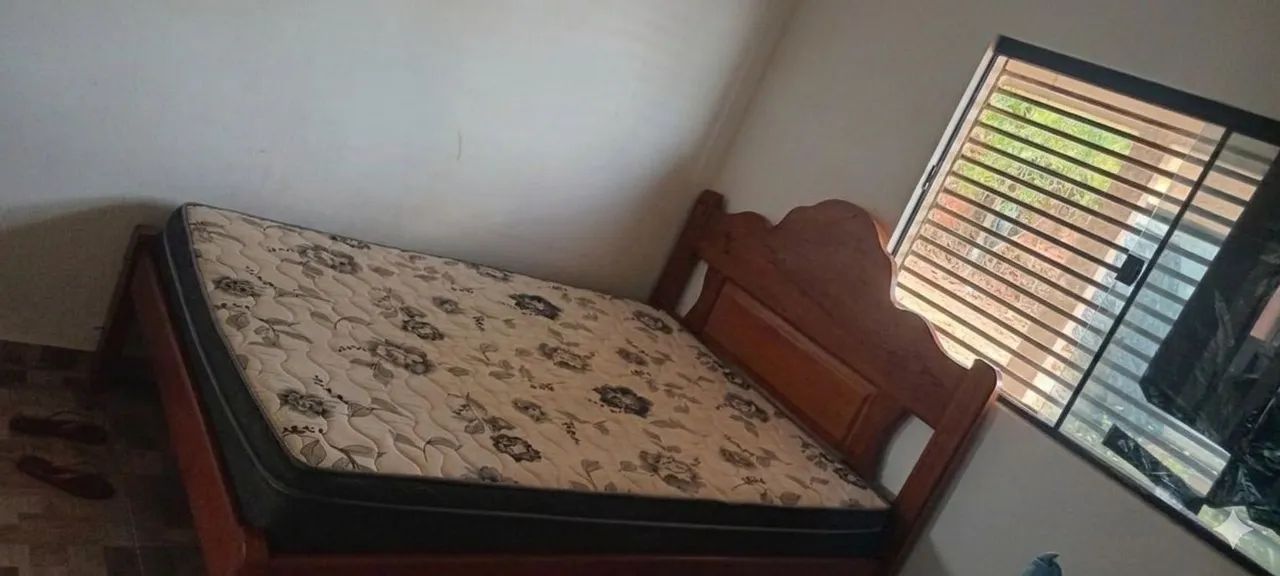 Cama e colchão 