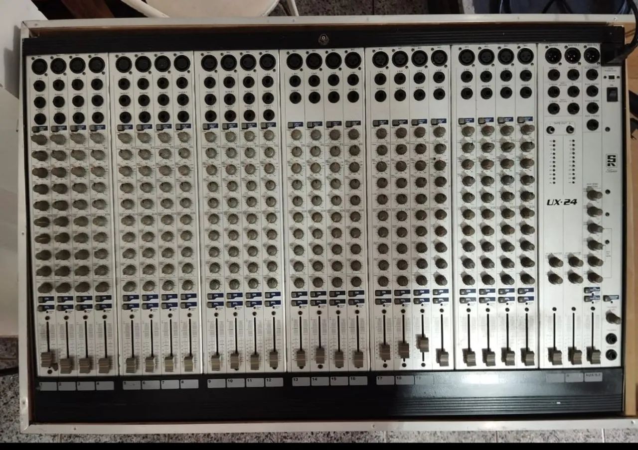Mesa de Som Analógico Staner 24 canais - Foto 4