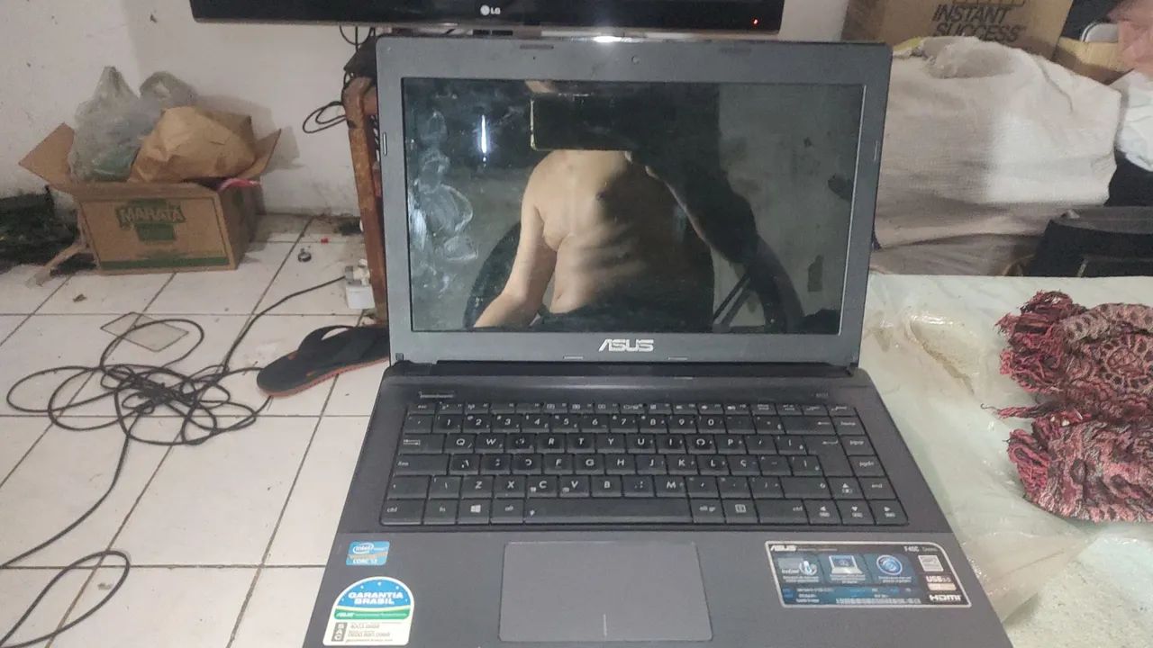 Notebook Asus ( remover peça etc 
