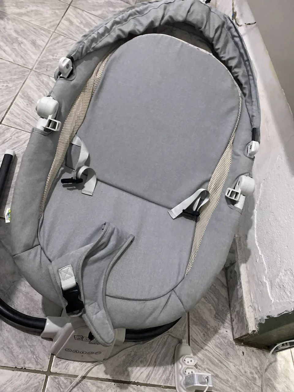 Cadeira de balanço automática maxi baby  - Foto 3