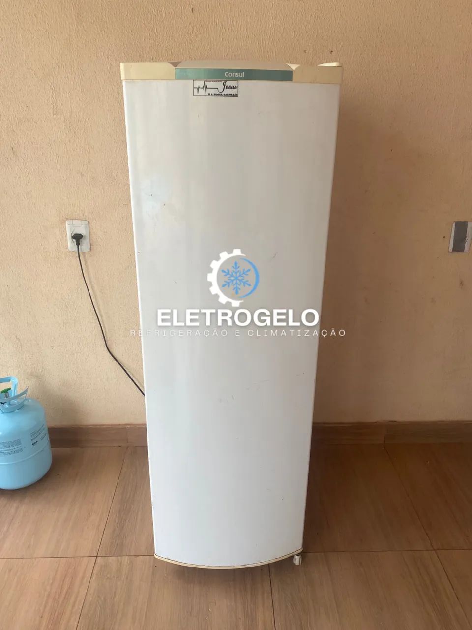 Geladeira cônsul palito