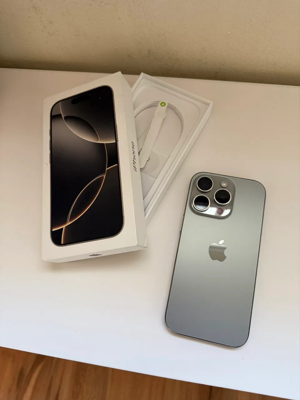 iPhone 16 pro 256gb