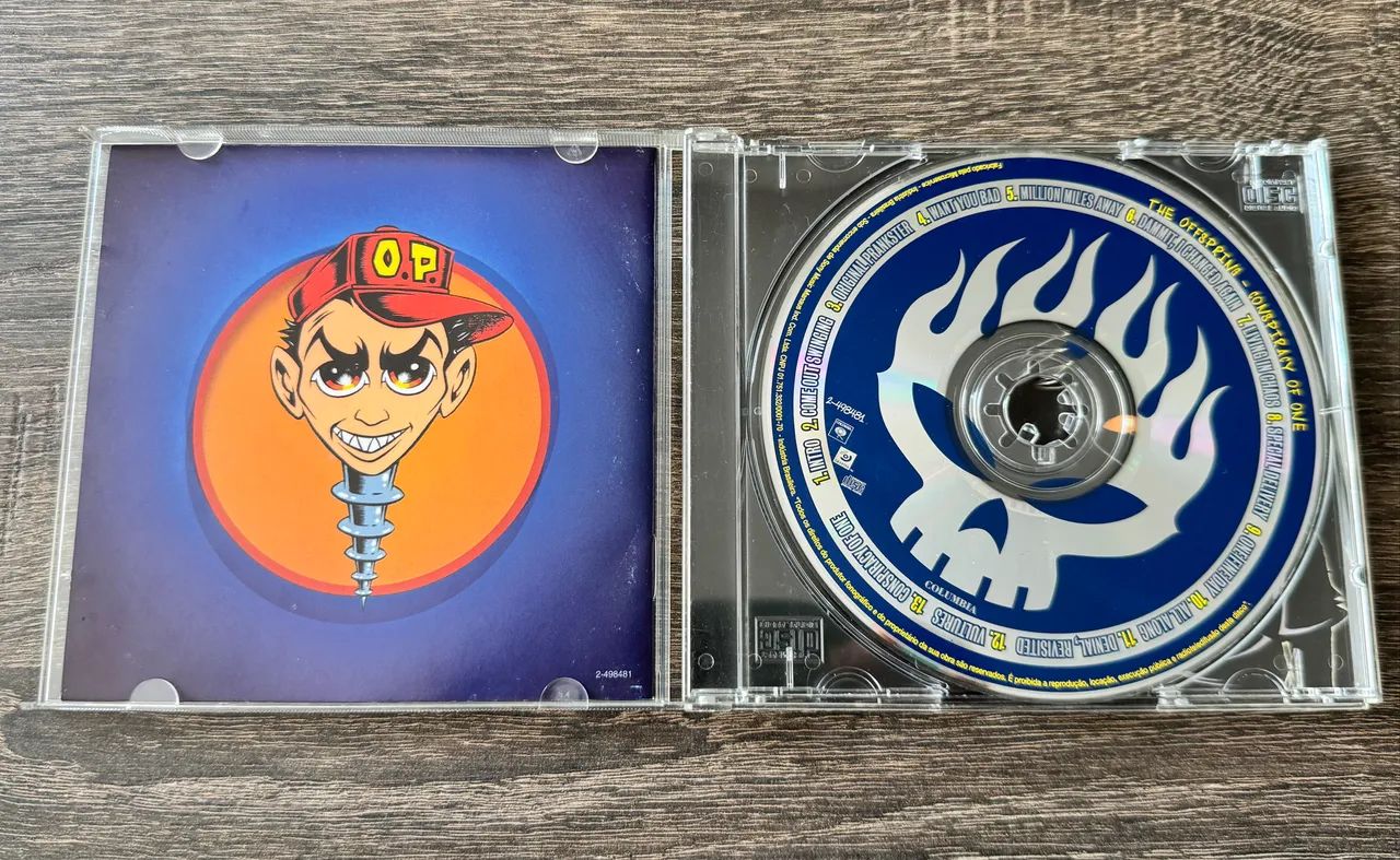  CD Conspiracy of One da banda The Offspring - Foto 2