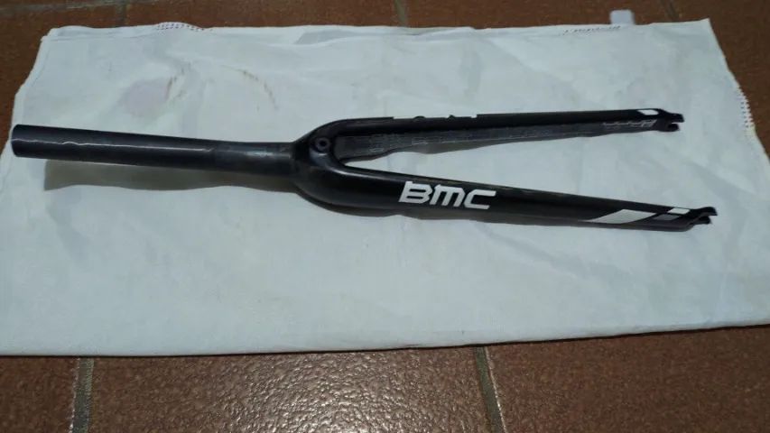 Garfo de carbono BMC sem uso (YTBCK136783)