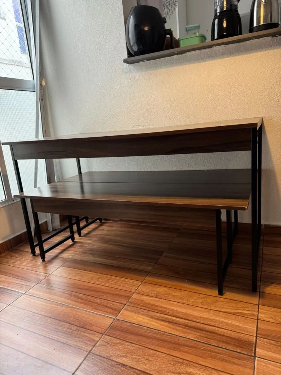 Mesa jantar com 2 bancos