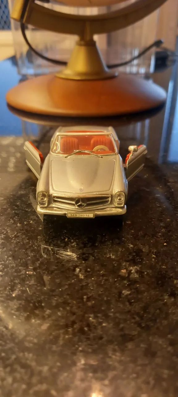Miniatura Mercedes-Benz 280SL Pagode - Hobbies e coleções - Limão