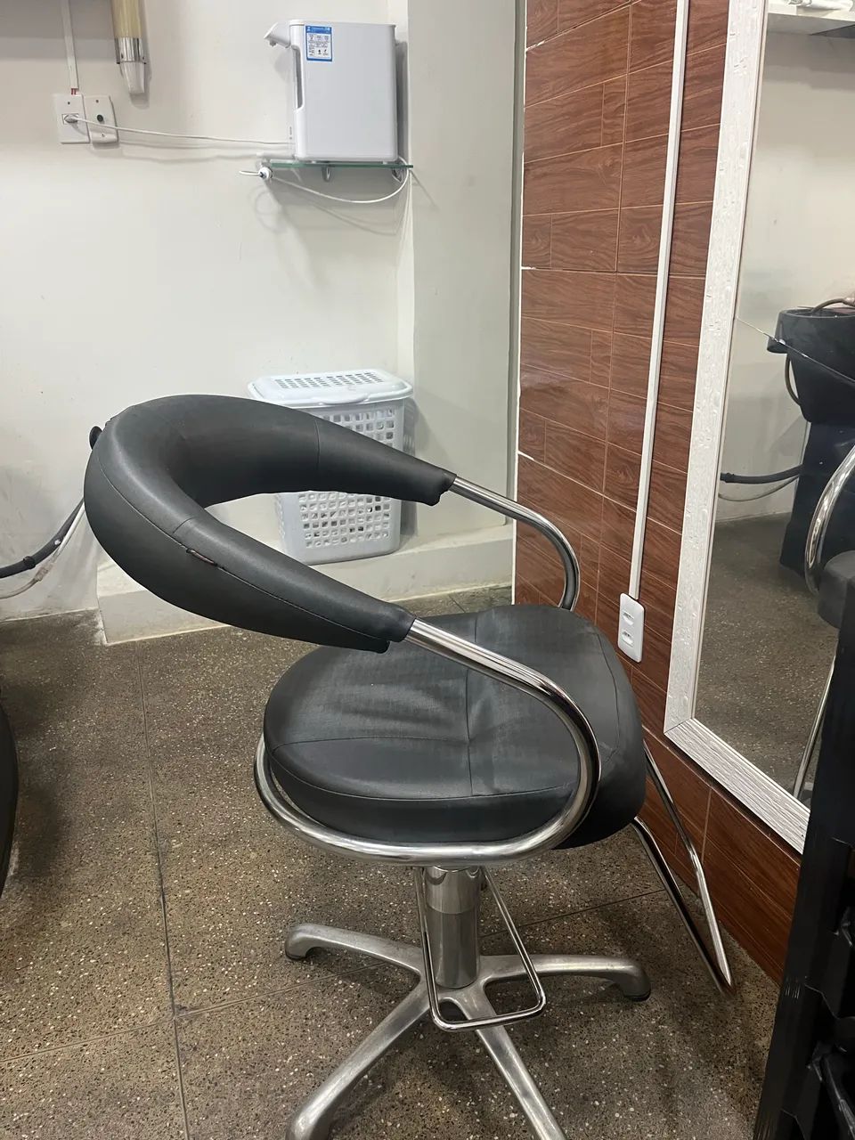 Vendo cadeira de cabeleira 