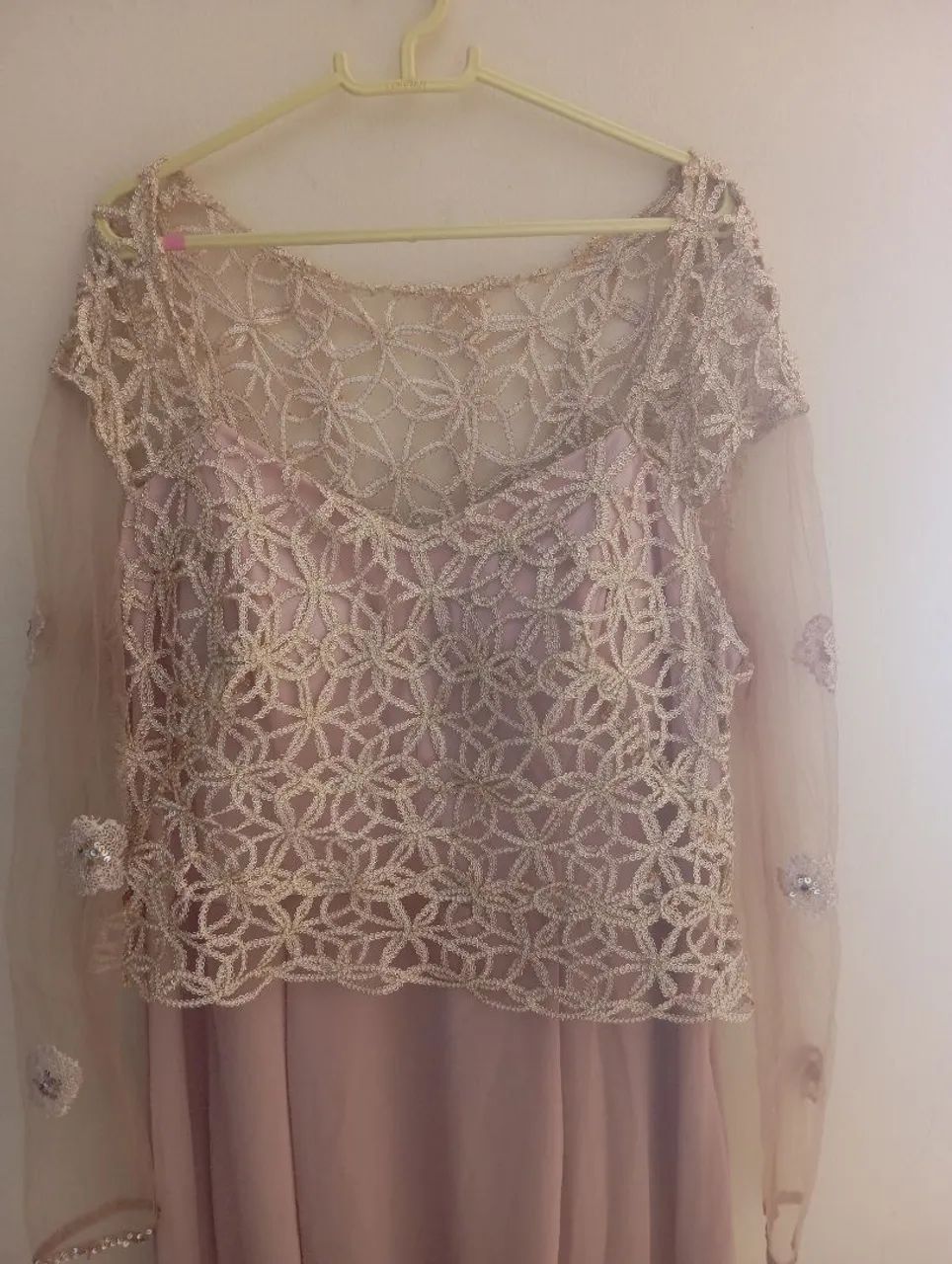 Vestido de festa bege com dourado - Foto 3
