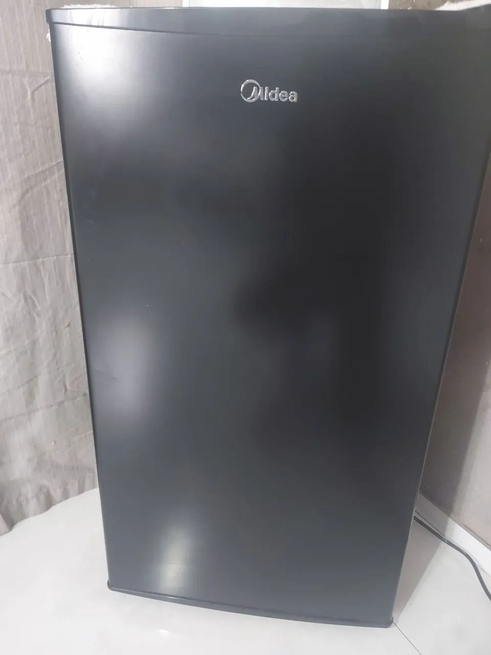 Freegobar Midea Preto