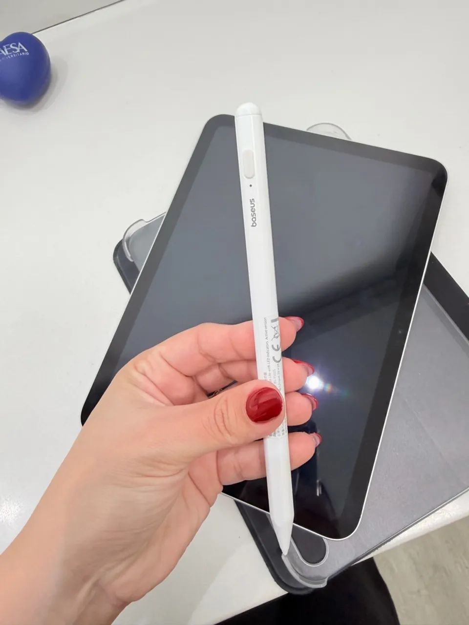 Vendo IPad 10, completo com caixa e caneta  - Foto 3