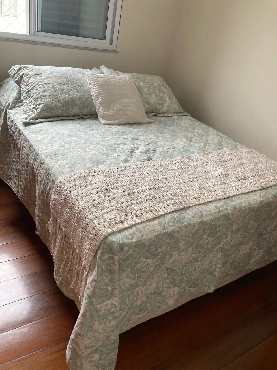 Cama box casal Ortobom. Praticamente nova.