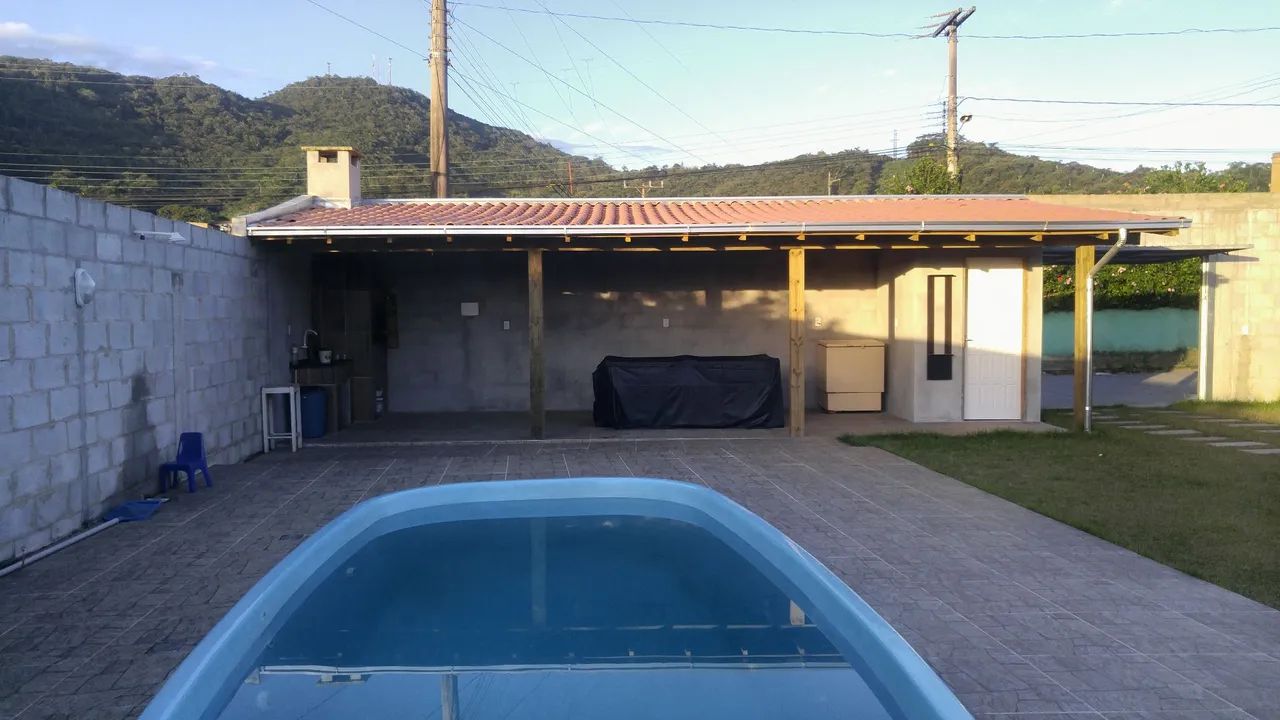 Alugo Casa mobiliada com piscina - Foto 4