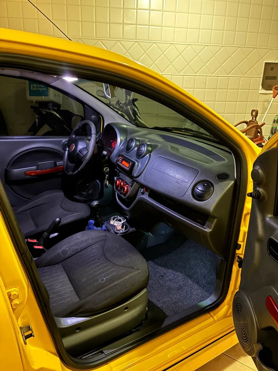 Fiat Uno Sporting 1.4 EVO Fire Flex 8V 4P 2012 - Foto 4