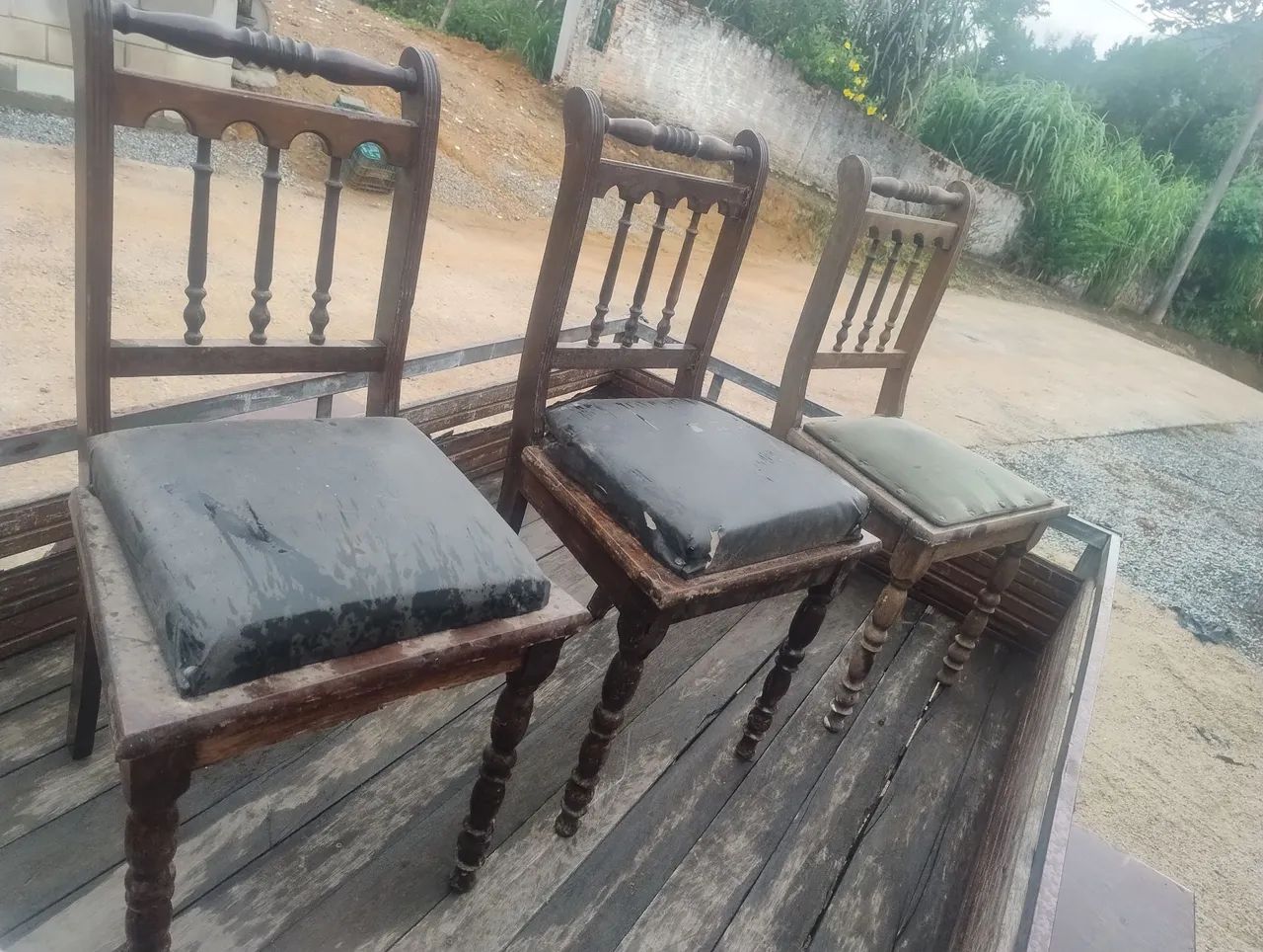 Cadeiras antiguidade...obs; bom reformar... - Foto 3