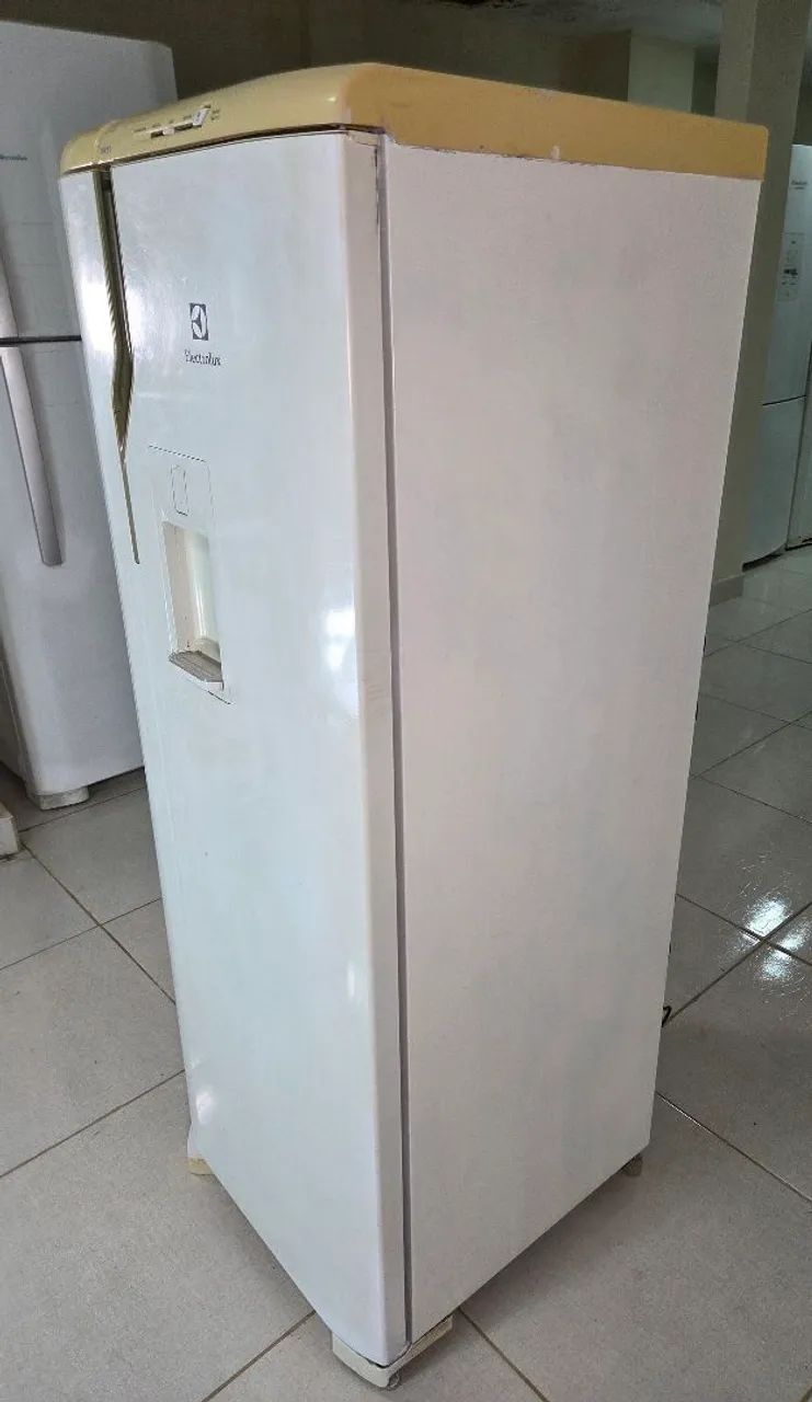 Geladeira Eletrolux 262L RW35 - Foto 3