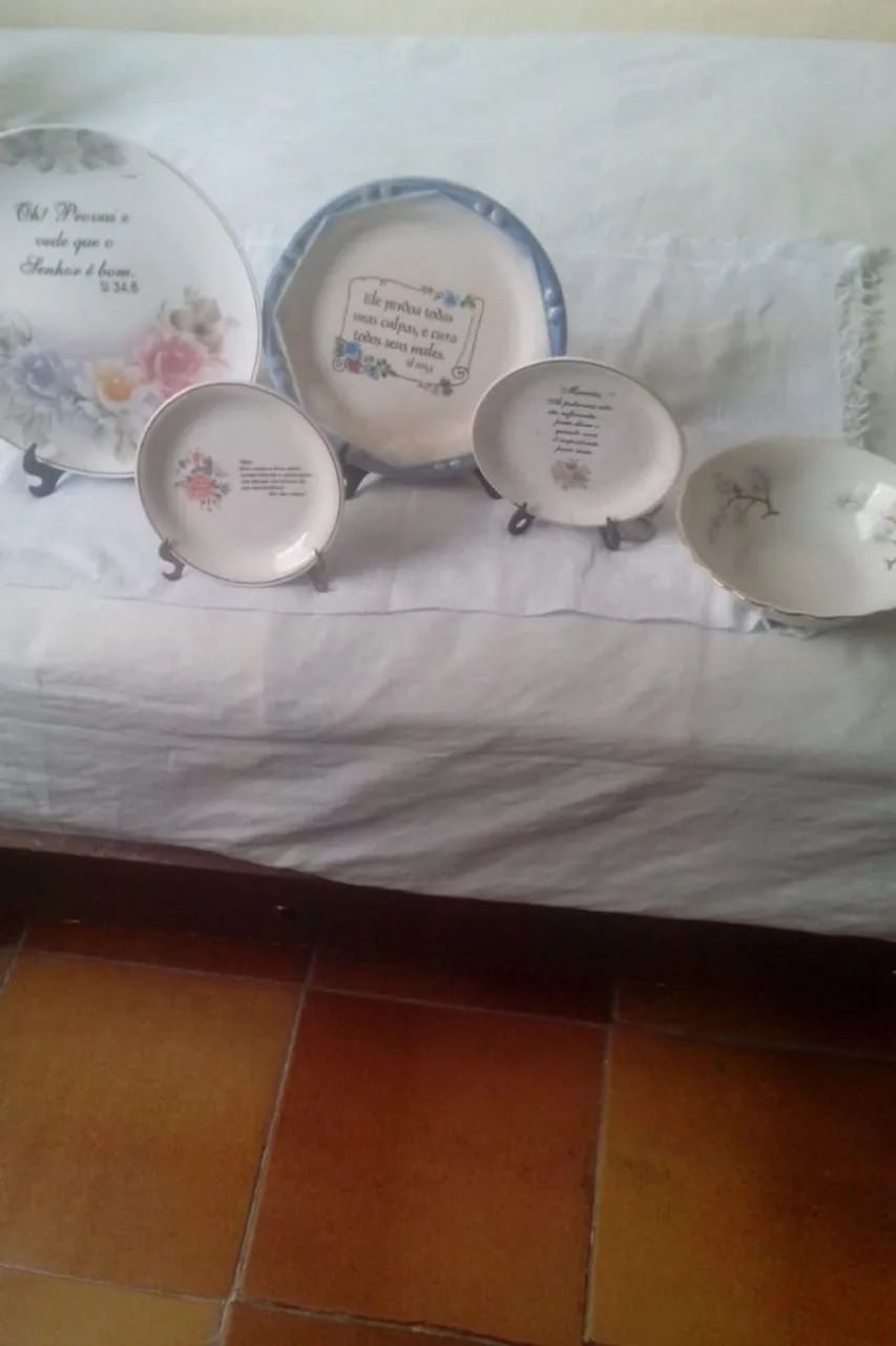 Pratos decorativos  . - Foto 3