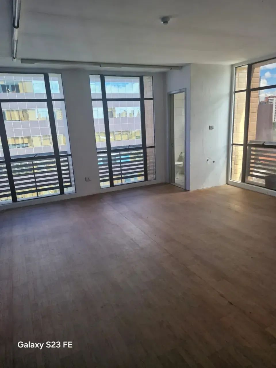SALA COMERCIAL PARA ALUGAR | ILHA DO LEITE