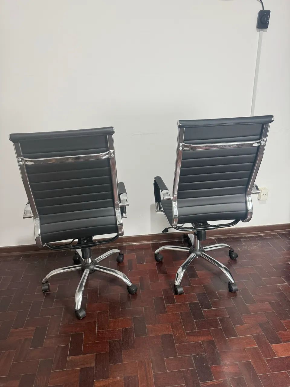 Cadeira Presidente Executiva ANM03P - Cromada - Excelente Estado - Foto 5