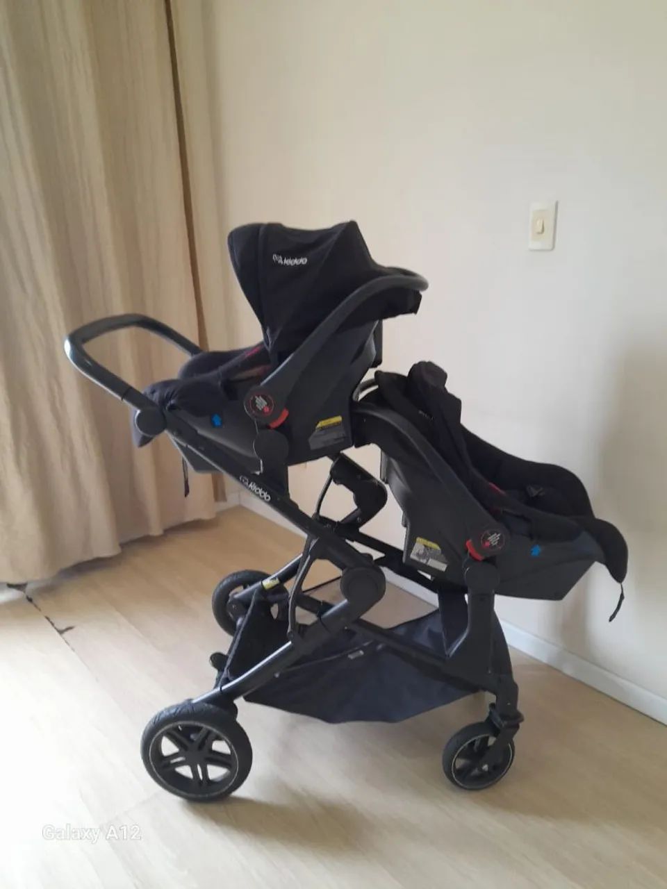 Carrinho de gêmeos Moisés com bebe conforto e base  - Foto 5