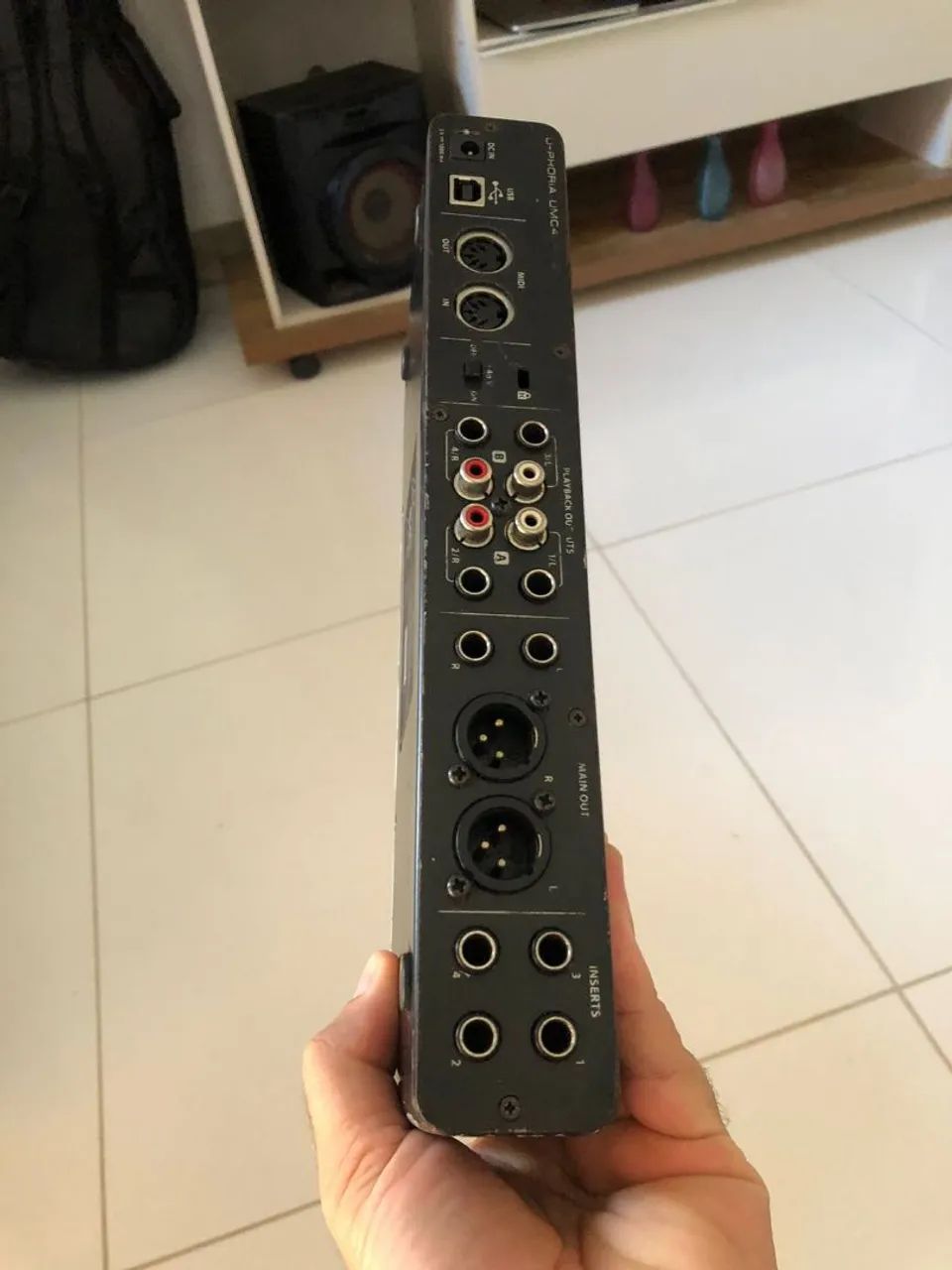 Placa de áudio Behringer Um404 HD 4 saída  - Foto 4