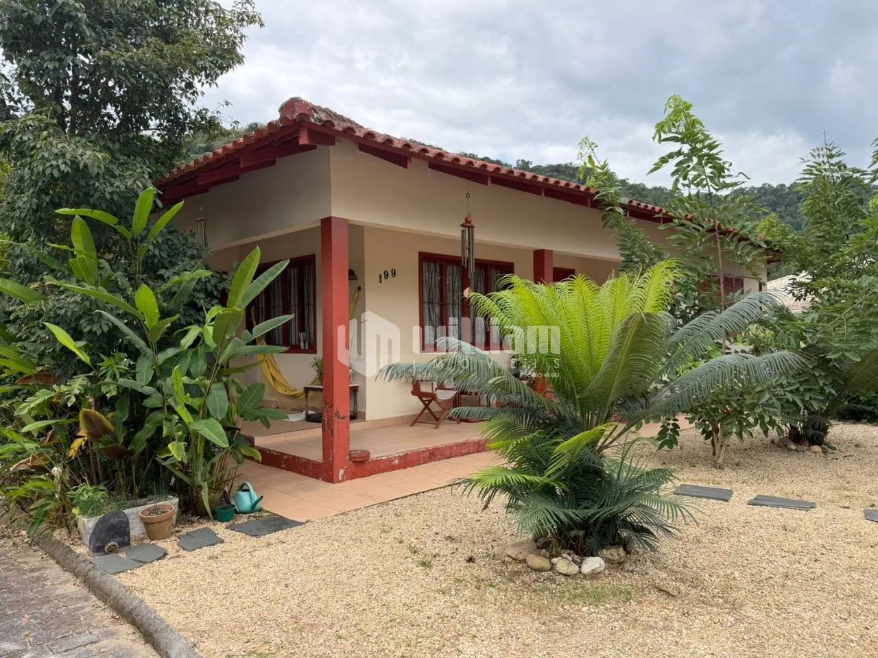 CASA NO CENTRO II - DOIS PAVIMENTOS E COM 4 QUARTOS - Foto 2