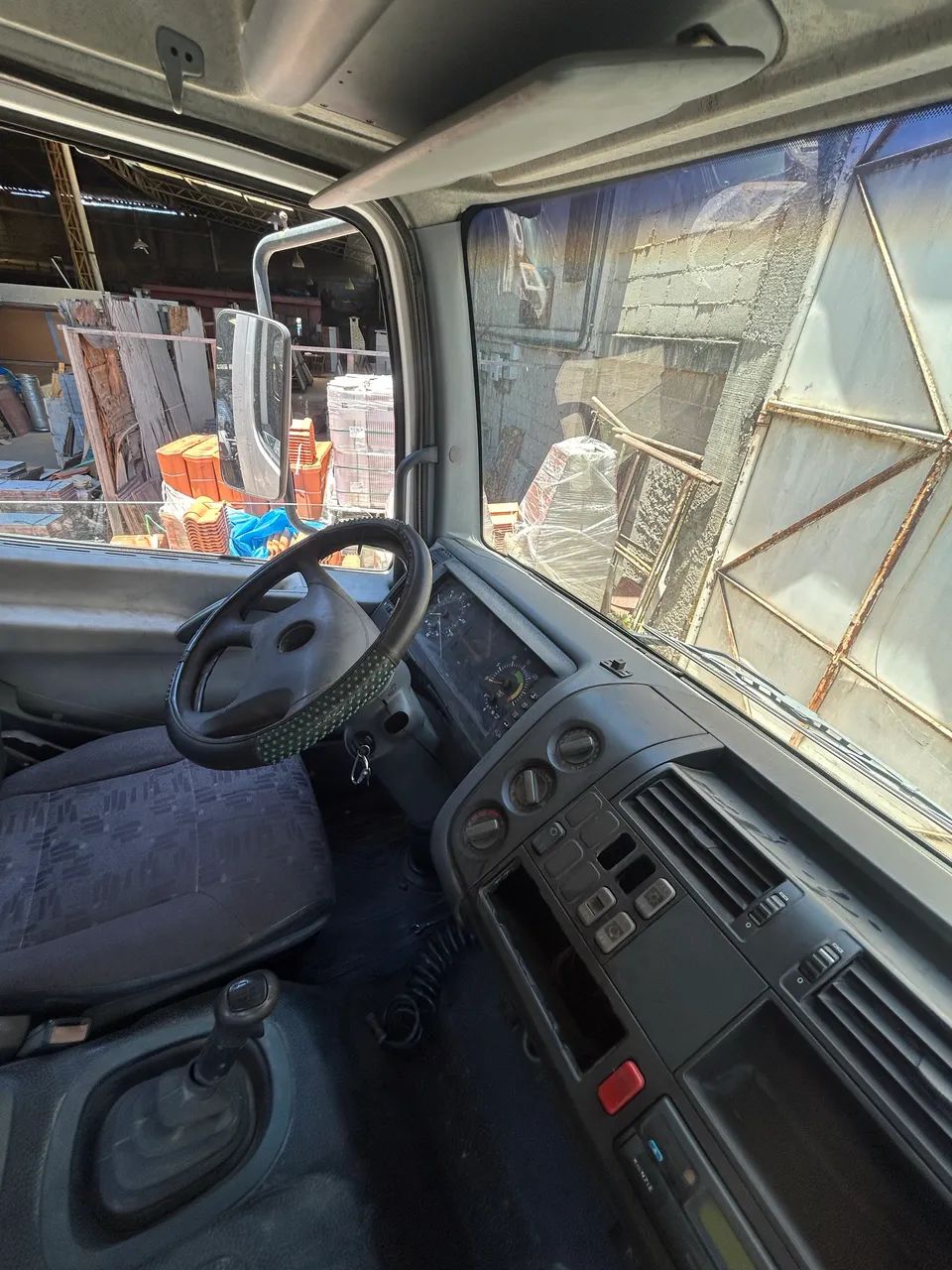 Caminhão Mercedes Bens Atego 1725  - Foto 11