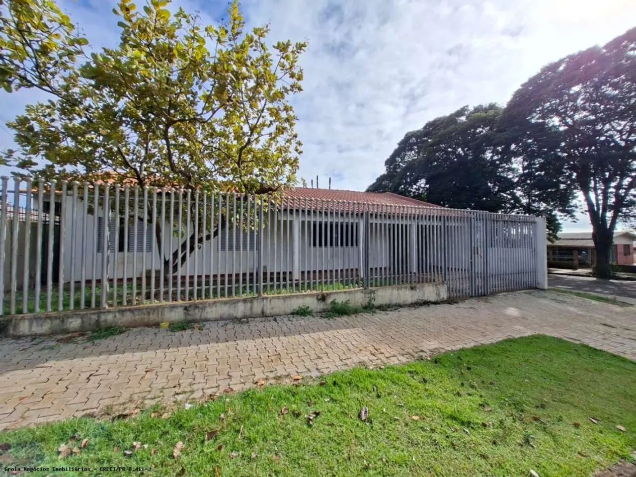 Casa ampla à Venda no Centro de Campo Mourão!