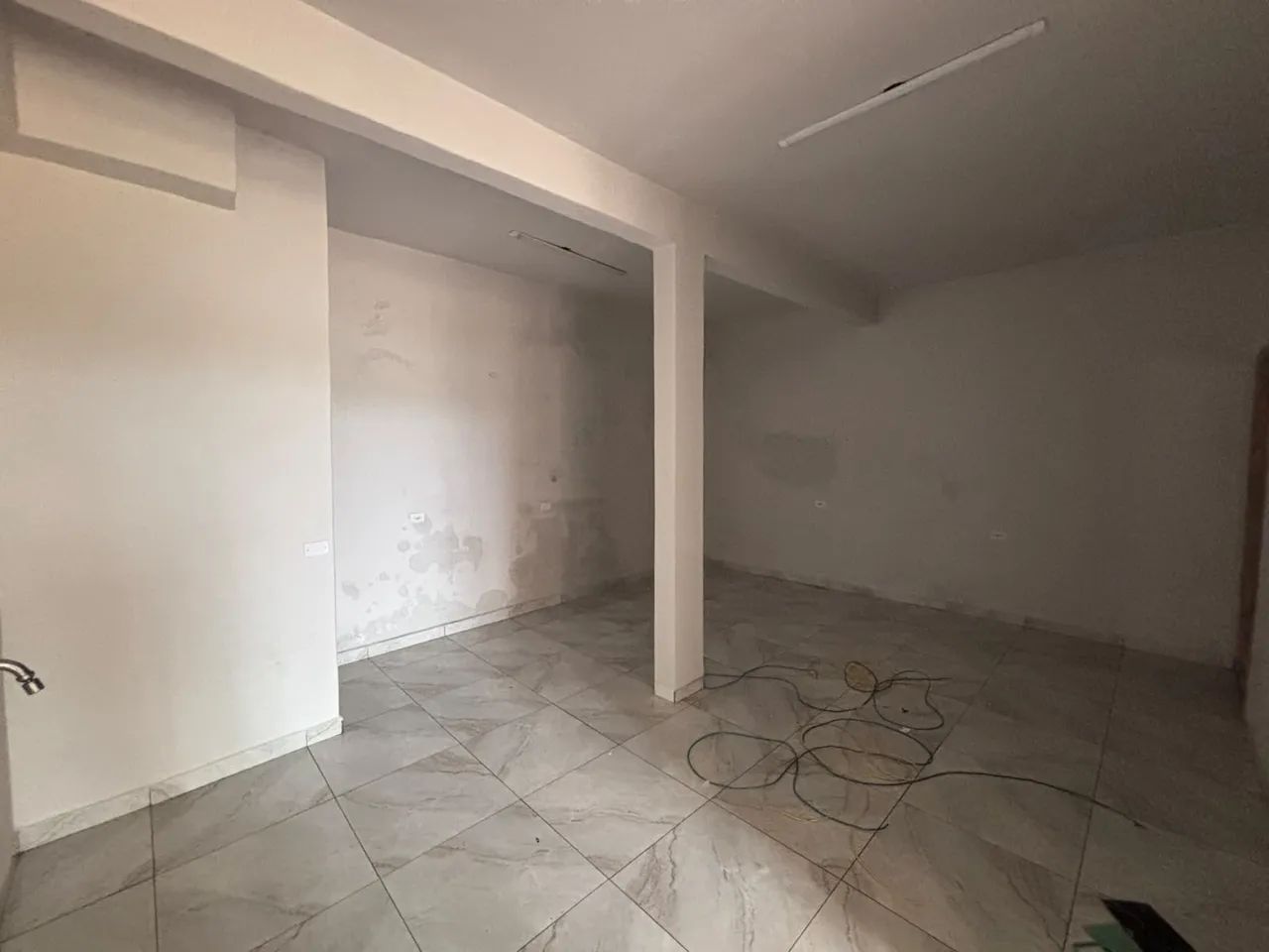 Kitnet com 1 Quarto, 50 m² e 2 Vagas - Jardim Colina Verde II, Maringá/PR - Foto 3