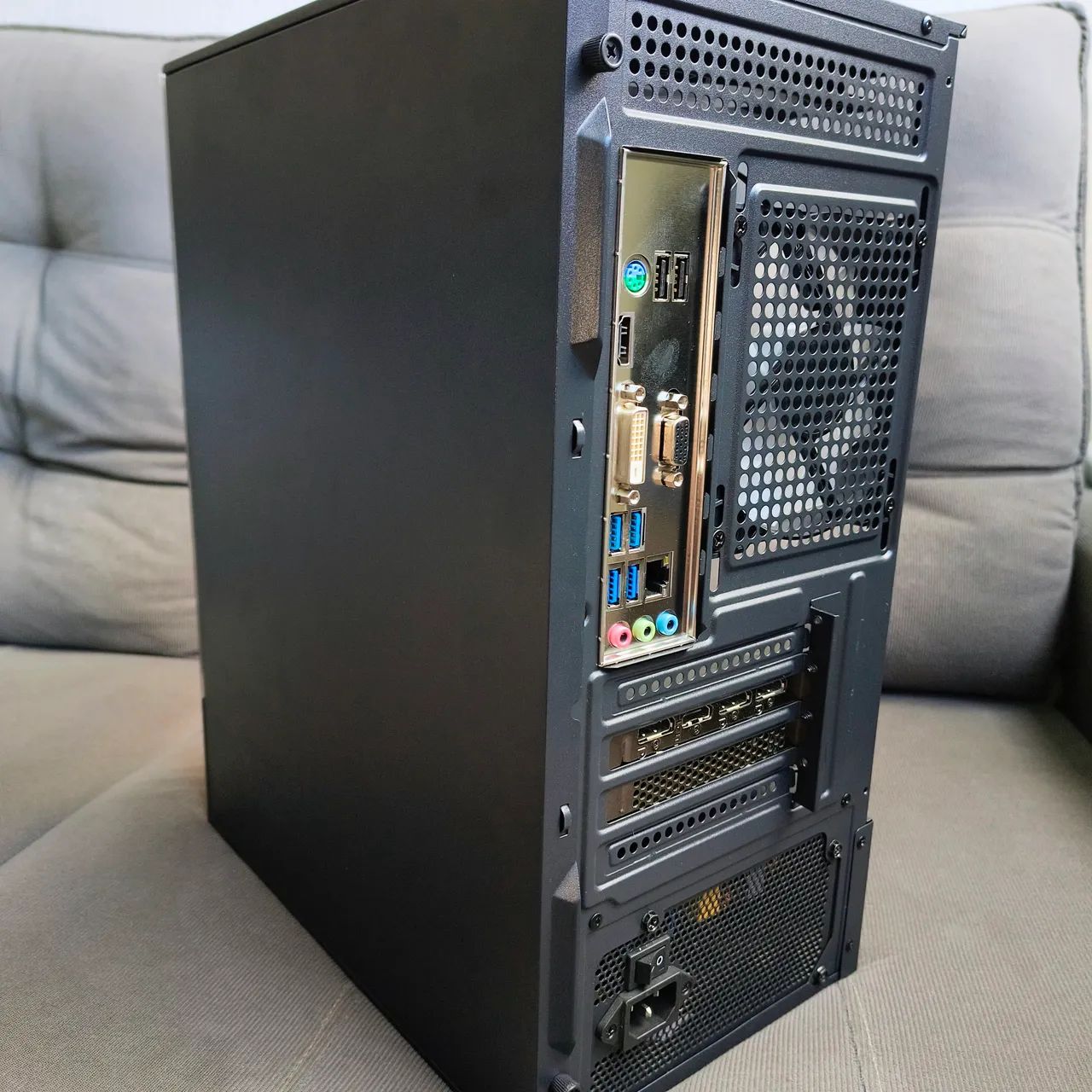 PC Gamer com AMD Ryzen 5 5600 e AMD RX 6750 XT - Foto 4